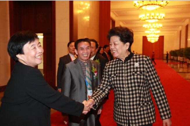 李穆在人民大会堂参加第十二届中国科学家论坛